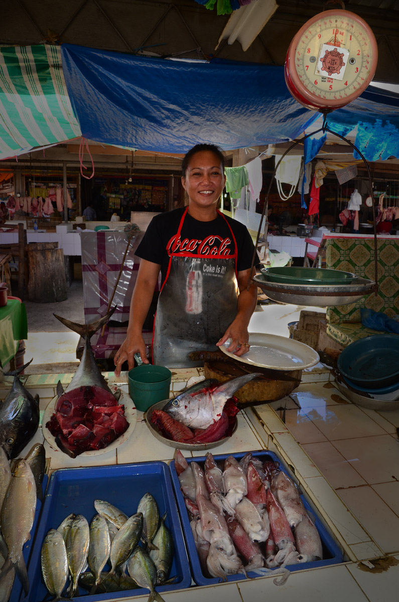 Argao market fish vendor filipina